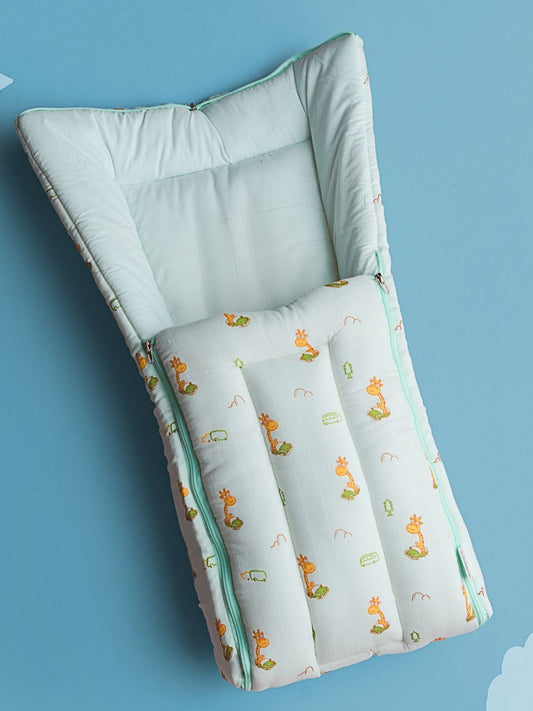 FIRSTIN Frost Joyous Giraffe Muslin Baby Carrier Nest