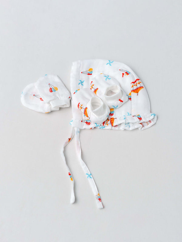 FIRSTIN Muslin Cap (Frill), Mittens & Booties Set - (W) Merry Go Round